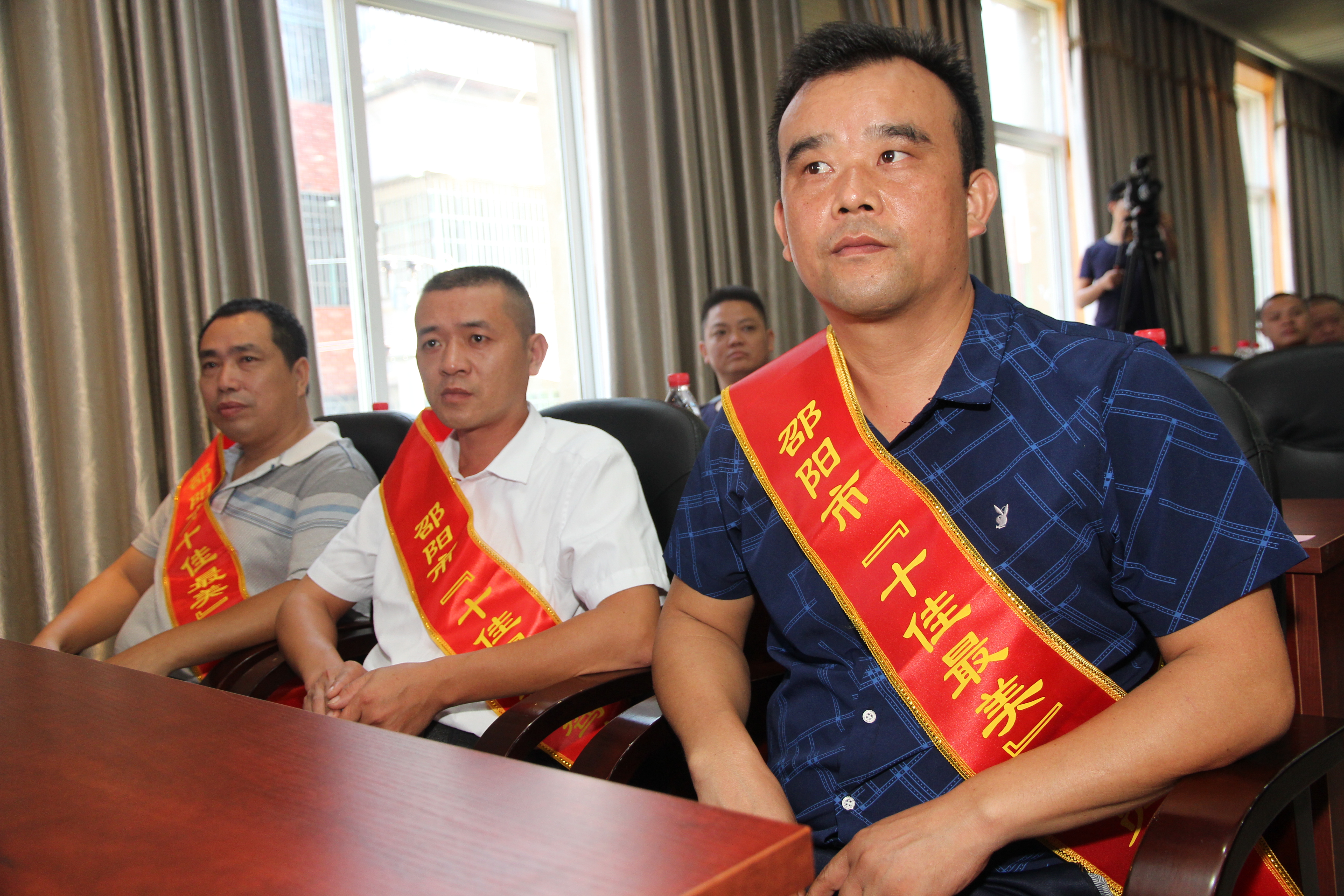 ——記市“十佳最美駕駛員” 、湘高速邵陽分公司駕駛員劉科技 李高雄  李雙江